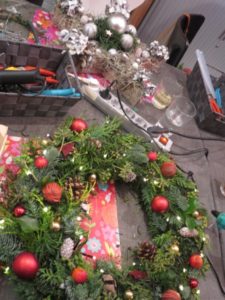 Bloemschikken krans kerst