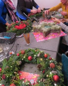 Bloemschikken Kerstkrans