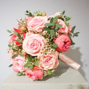 bruidsboeket_biedermeier_rozen_roze