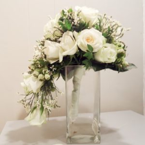 bruidsboeket druppel rozen wit