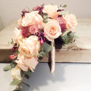bruidsboeket druppel wit roze