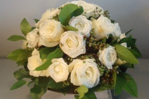 rouwstuk biedermeier roos wit IJsselstein